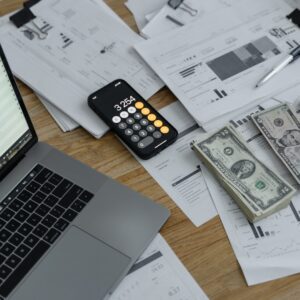 Check your payroll to organize your business's finances.